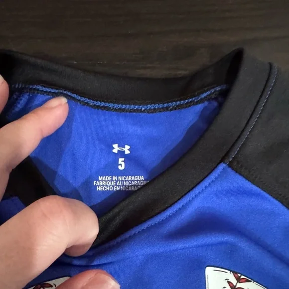 Boys Athletic Shirt Lot - Includes 6 total Size 5-5/6 - Picture 5 of 10